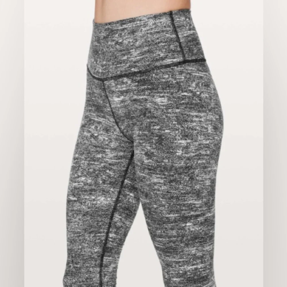 Lululemon Wunder Under Crop (Hi-Rise) *21" Rush Jacquard Black White - Picture 3 of 4